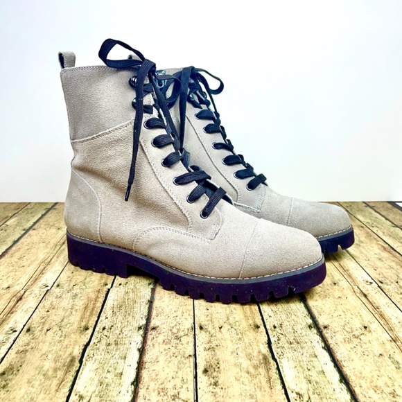 Donald Pliner “Ease” Suede Combat Boot in Light Taupe, Size 7.5 M - Picture 3 of 15